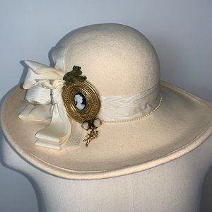 Vintage Sonni San Francisco Light Yellow Cream Hat